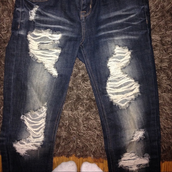 Wet Seal Distressed Tapered Skinnys-Size 3 - Picture 5 of 5